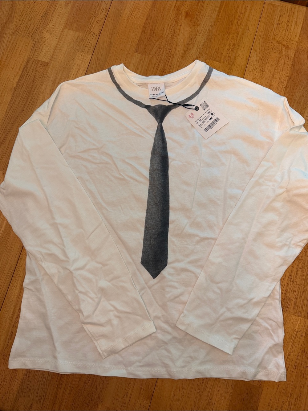 ZARA White Long-Sleeve Tee with Printed Gray Tie